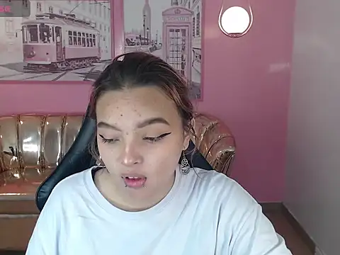Snapshot of mia_foster_t chatting on 11/01/25, 12:40 mia foster t online show from 11/01/25, 12:40