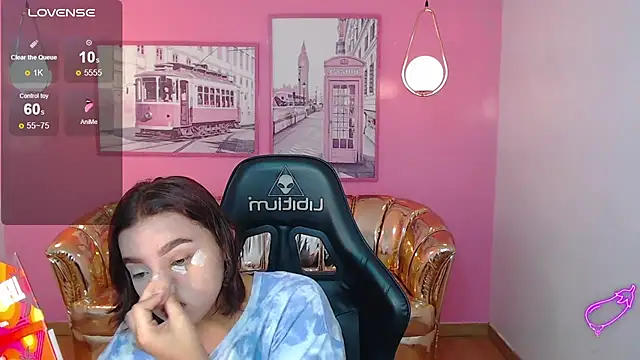 Snapshot of mia_foster_t chatting on 11/20/25, 12:49 mia foster t online show from 11/20/25, 12:49