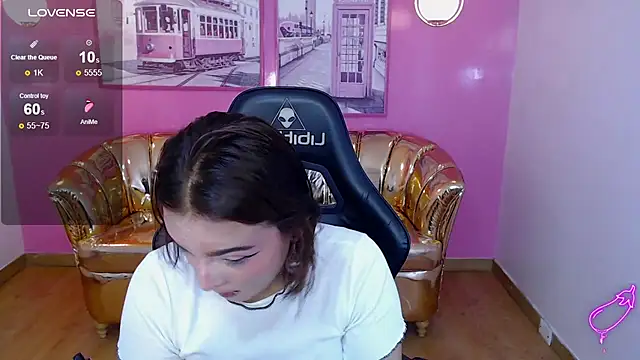 Snapshot of mia_foster_t chatting on 11/22/25, 12:59 mia foster t online show from 11/22/25, 12:59