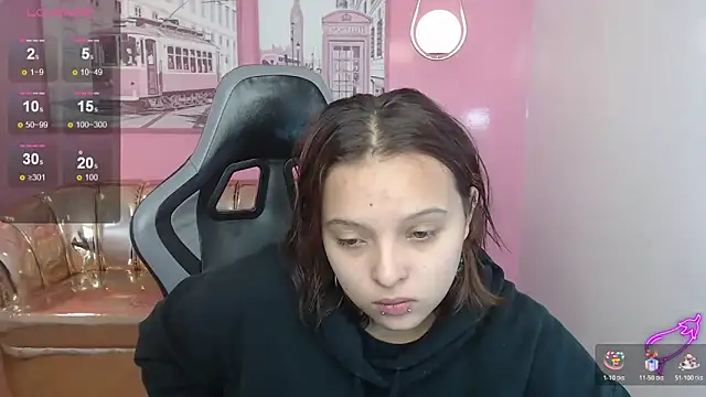 Snapshot of mia_foster_t chatting on 12/15/25, 01:37 mia foster t online show from 12/15/25, 01:37