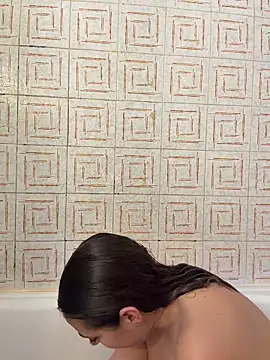 Snapshot of looloopaul chatting on 02/24/26, 04:27 looloopaul online show from 02/24/26, 04:27