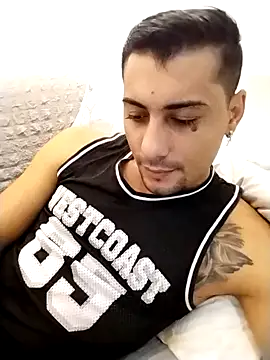 gooddboy01 online show from 10/17/25, 07:38