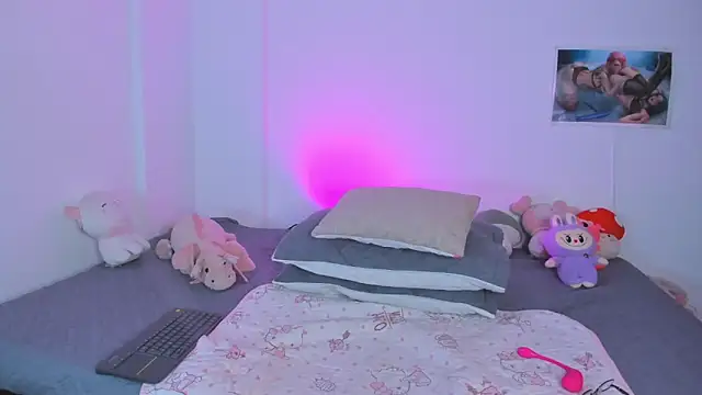 Miaengels  online show from 04/11/26, 02:21