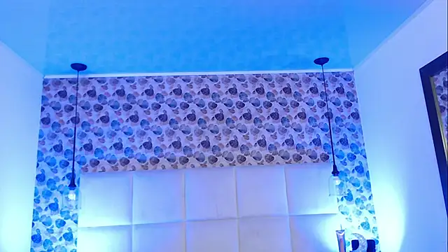 Snapshot of IssisLancaster chatting on 10/29/25, 11:23 IssisLancaster online show from 10/29/25, 11:23