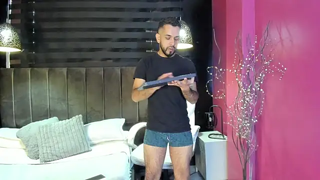 Snapshot of Lobo_sex21 chatting on 10/17/25, 09:28 Lobo sex21 online show from 10/17/25, 09:28