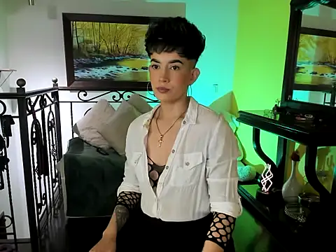 Snapshot of Zulyhenao chatting on 10/19/25, 05:30 Zulyhenao online show from 10/19/25, 05:30
