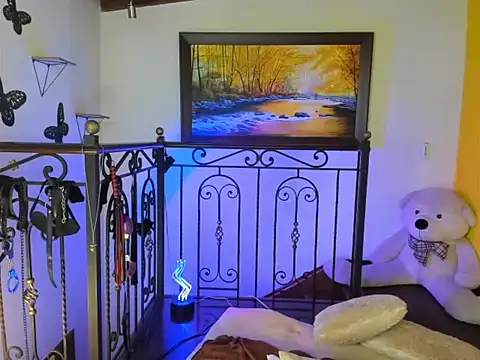 Zulyhenao online show from 12/04/25, 02:43