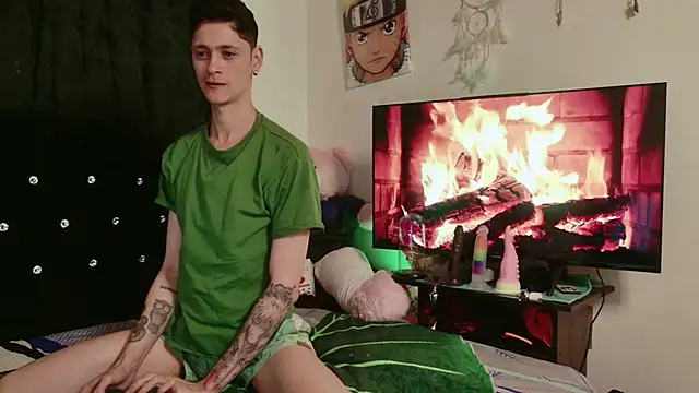 Snapshot of Tyler_cat chatting on 10/02/25, 11:06 Tyler cat online show from 10/02/25, 11:06