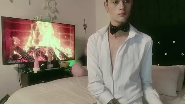 Snapshot of Tyler_cat chatting on 10/27/25, 12:09 Tyler cat online show from 10/27/25, 12:09