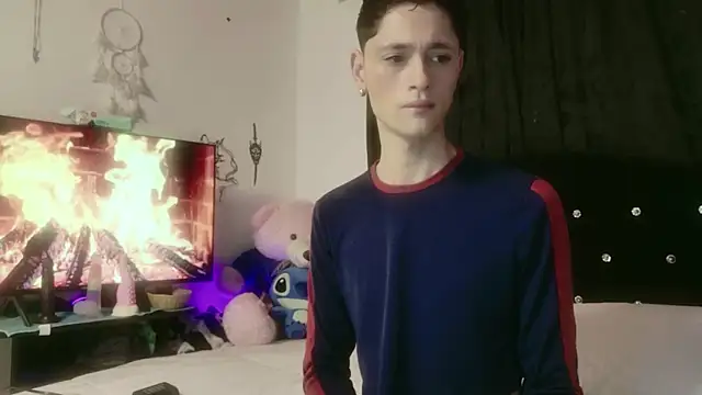 Snapshot of Tyler_cat chatting on 11/04/25, 01:10 Tyler cat online show from 11/04/25, 01:10