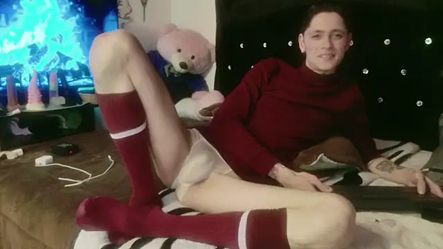 Snapshot of Tyler_cat chatting on 11/18/25, 11:26 Tyler cat online show from 11/18/25, 11:26