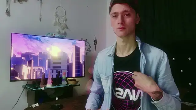 Snapshot of Tyler_cat chatting on 11/20/25, 03:56 Tyler cat online show from 11/20/25, 03:56