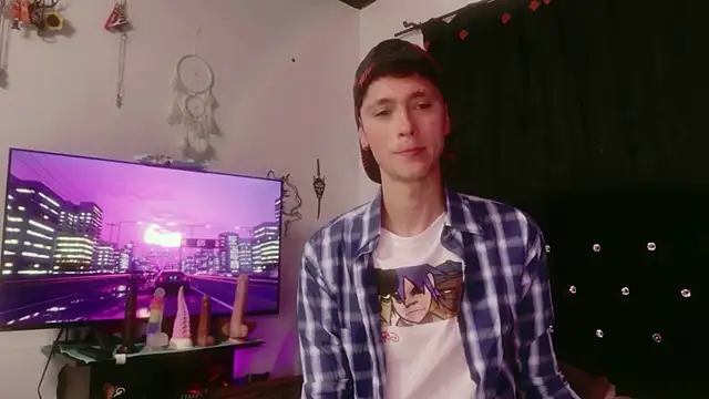 Snapshot of Tyler_cat chatting on 11/26/25, 12:55 Tyler cat online show from 11/26/25, 12:55