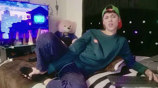 Snapshot of Tyler_cat chatting on 11/28/25, 01:19 Tyler cat online show from 11/28/25, 01:19