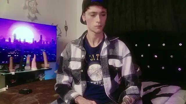 Snapshot of Tyler_cat chatting on 12/02/25, 03:45 Tyler cat online show from 12/02/25, 03:45