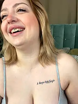 KellyMoors online show from 10/18/25, 01:08