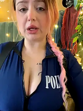 KellyMoors online show from 10/27/25, 01:09