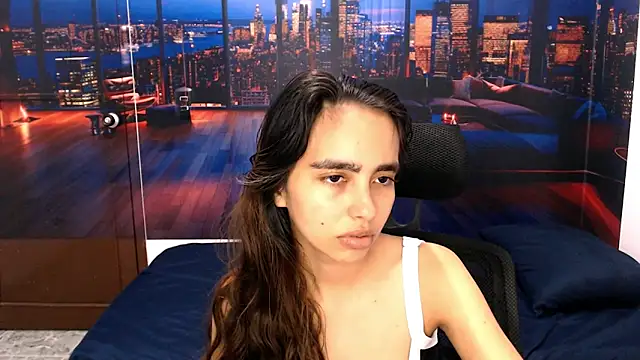 Snapshot of solarboom18 chatting on 10/19/25, 07:14 solarboom18 online show from 10/19/25, 07:14