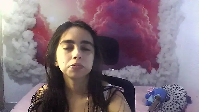 Snapshot of solarboom18 chatting on 10/29/25, 07:15 solarboom18 online show from 10/29/25, 07:15