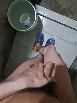 Snapshot of DanielTorres1 chatting on 12/22/25, 04:09 DanielTorres1 online show from 12/22/25, 04:09