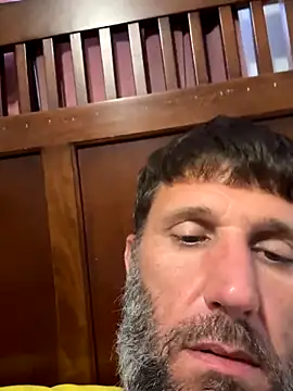 Snapshot of beastmaster504 chatting on 11/15/25, 05:09 beastmaster504 online show from 11/15/25, 05:09