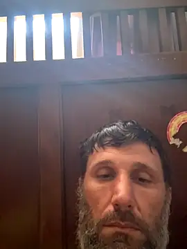 Snapshot of beastmaster504 chatting on 11/18/25, 05:39 beastmaster504 online show from 11/18/25, 05:39