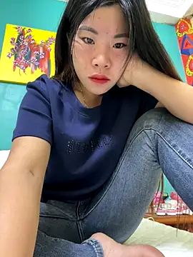 Snapshot of Noen_22 chatting on 10/31/25, 04:35 Noen 22 online show from 10/31/25, 04:35