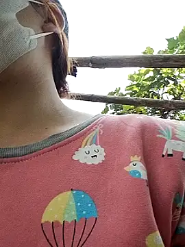 Snapshot of Noen_22 chatting on 11/24/25, 02:55 Noen 22 online show from 11/24/25, 02:55