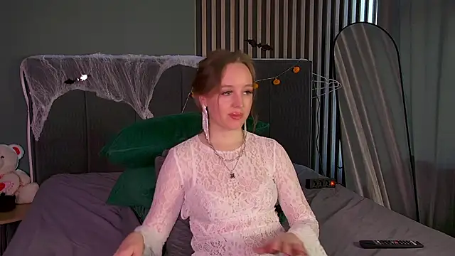 Snapshot of KathyStewart chatting on 11/03/25, 06:14 KathyStewart online show from 11/03/25, 06:14