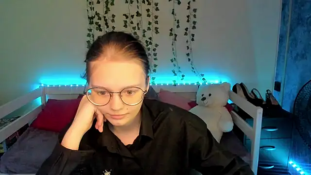 shy elina01 online show from 10/04/25, 10:02