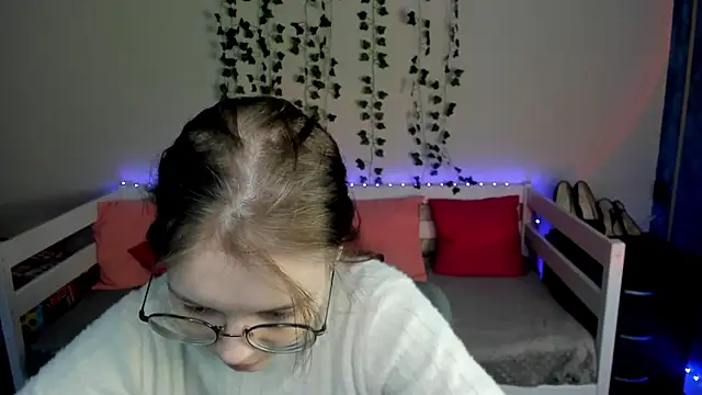 shy elina01 online show from 10/21/25, 10:27