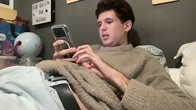 Snapshot of VersaGoo chatting on 11/17/25, 06:24 VersaGoo online show from 11/17/25, 06:24