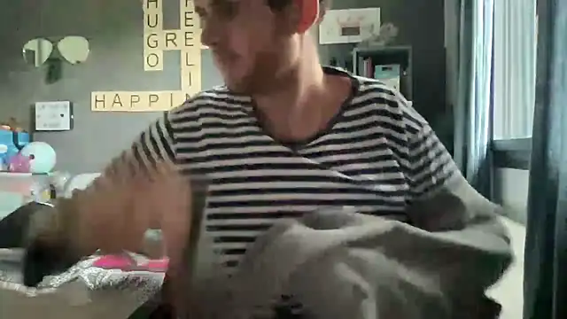 Snapshot of VersaGoo chatting on 11/29/25, 02:42 VersaGoo online show from 11/29/25, 02:42