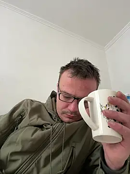 viktor1992-1-1 online show from 02/18/26, 07:59