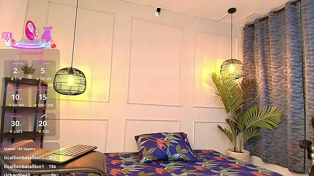 Nikki Vesper online show from 12/17/25, 11:49