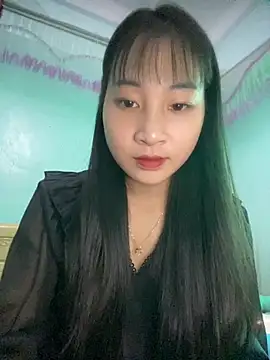 Snapshot of banlinh004 chatting on 11/16/25, 05:57 banlinh004 online show from 11/16/25, 05:57