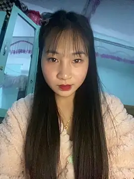 Snapshot of banlinh004 chatting on 12/16/25, 02:11 banlinh004 online show from 12/16/25, 02:11