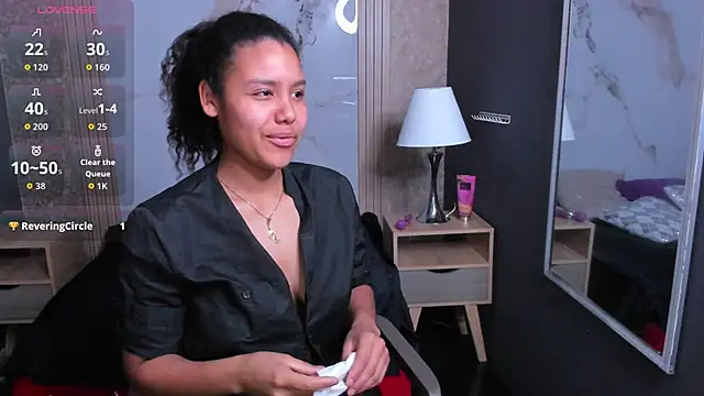 Snapshot of AriaVega chatting on 11/15/25, 11:18 AriaVega online show from 11/15/25, 11:18