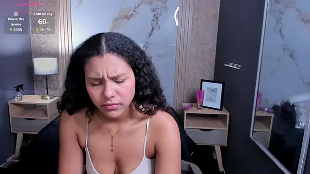 AriaVega online show from 12/01/25, 12:21