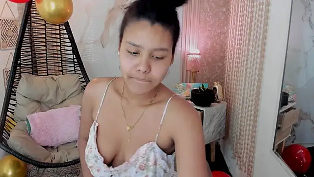 Snapshot of AriaVega chatting on 04/23/26, 12:40 AriaVega online show from 04/23/26, 12:40