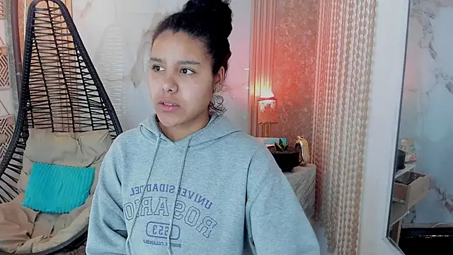 Snapshot of AriaVega chatting on 05/01/26, 12:32 AriaVega online show from 05/01/26, 12:32