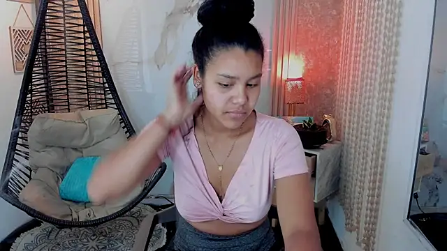 Snapshot of AriaVega chatting on 05/03/26, 11:49 AriaVega online show from 05/03/26, 11:49