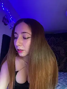 Snapshot of onlymoney18k chatting on 10/10/25, 03:49 onlymoney18k online show from 10/10/25, 03:49