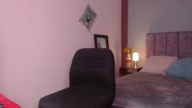 AgathaJane  online show from 10/04/25, 12:25