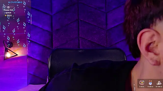 Snapshot of LiamThunder05_ chatting on 10/31/25, 03:07 LiamThunder05 online show from 10/31/25, 03:07