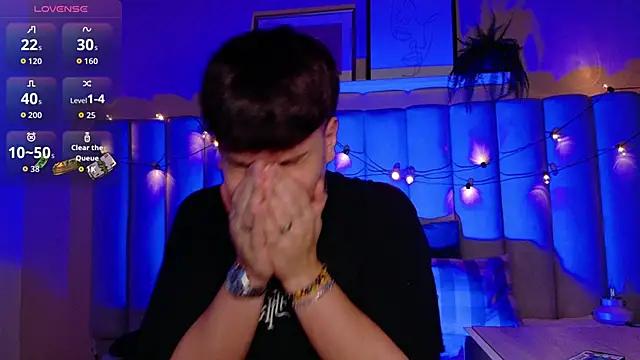 Snapshot of LiamThunder05_ chatting on 11/11/25, 03:06 LiamThunder05 online show from 11/11/25, 03:06