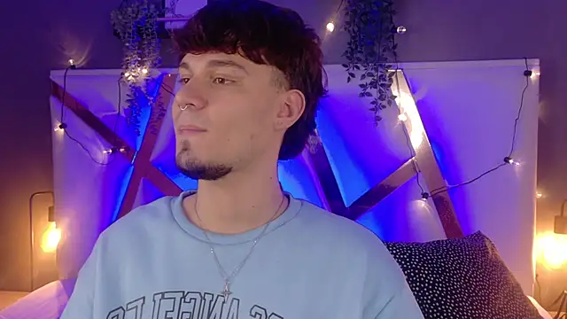 Snapshot of LiamThunder05_ chatting on 11/20/25, 03:07 LiamThunder05 online show from 11/20/25, 03:07