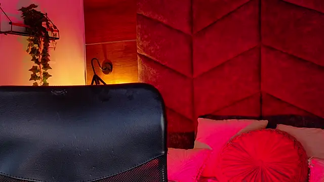 Snapshot of LiamThunder05_ chatting on 11/26/25, 03:07 LiamThunder05 online show from 11/26/25, 03:07