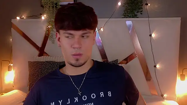 Snapshot of LiamThunder05_ chatting on 11/28/25, 02:58 LiamThunder05 online show from 11/28/25, 02:58