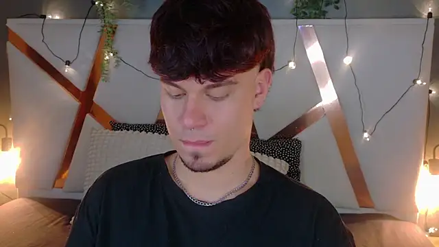 Snapshot of LiamThunder05_ chatting on 12/04/25, 07:44 LiamThunder05 online show from 12/04/25, 07:44